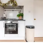 Wonderwall - Huge City Garden Room In Luxury House - Free Parking